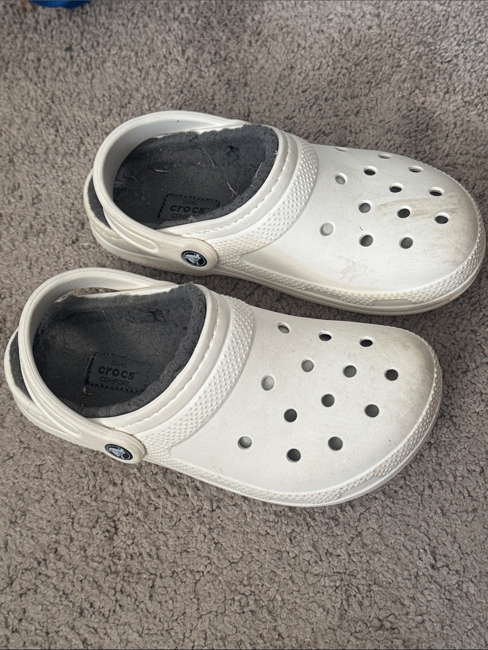 Crocs white fleece lined clogs slip on shoes women’s 6 men’s 4